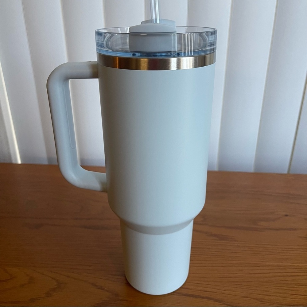 Stanley x Starbucks Spring Blue Tumbler 40oz - Picture 4 of 9